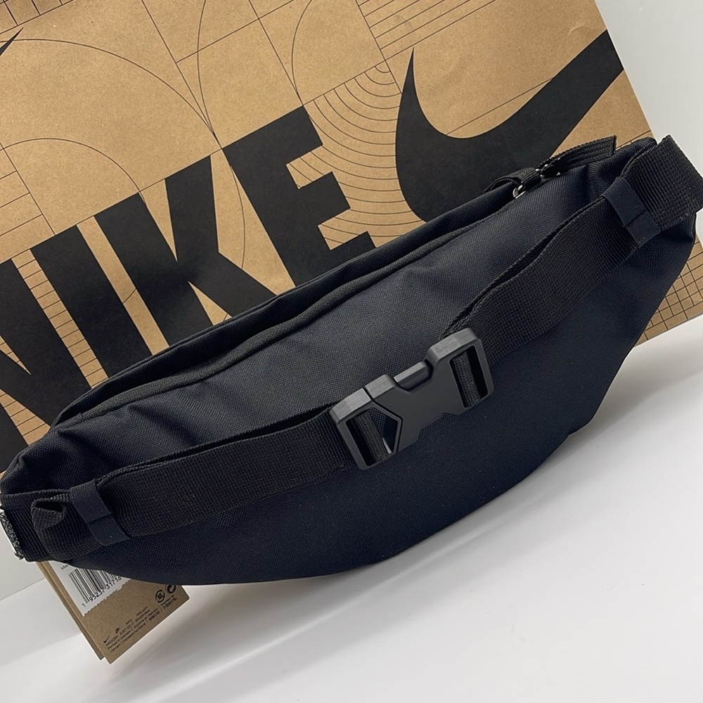 Nike Black Belt Bag Nike Heritage Waistpack (3L) & Fanny Pack
Black 
NWT - Picture 2 of 16